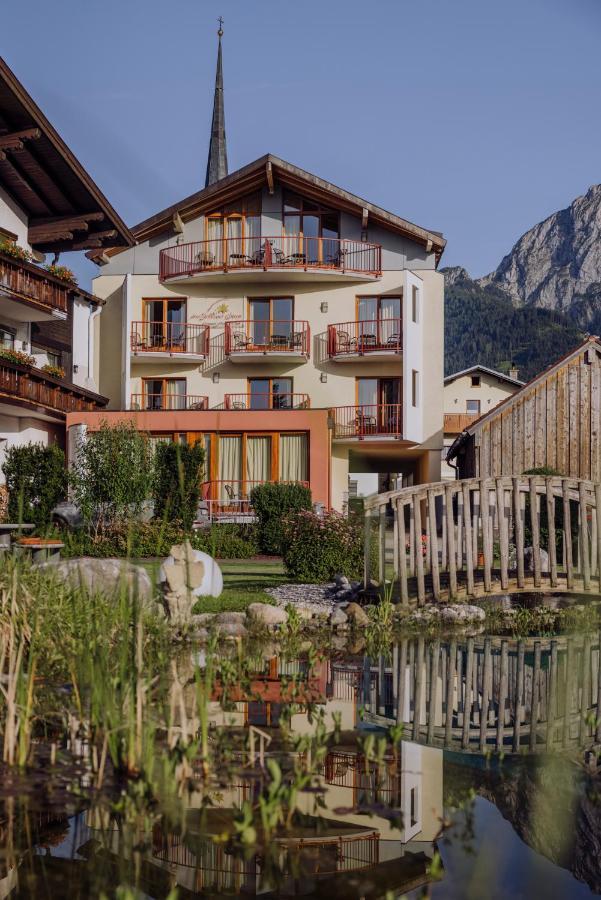 Hotel Goldener Stern Abtenau Extérieur photo